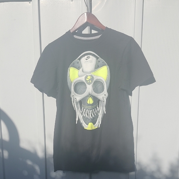 Nike Black Regular Fit Tee - Picture 2 of 6